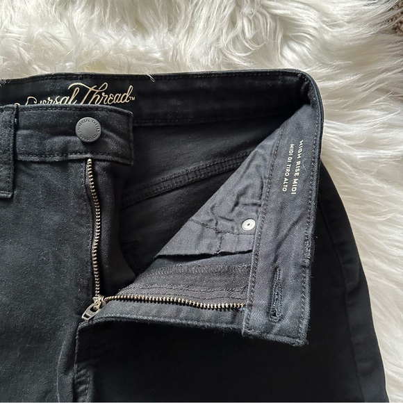 Universal Thread High Rise Midi Shorts - Picture 2 of 4